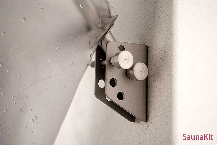 Detalhe do suporte com a cabine travada a meia altura Detalhe do suporte com a cabine travada a meia altura